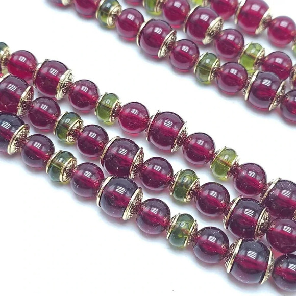 Vintage Japan Multi-Strand Red Green Beaded Necklace Gold Tone Clasp Christmas - Picture 3 of 6